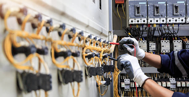 Professional Electrician technician working in Indian Harbour Beach, FL
